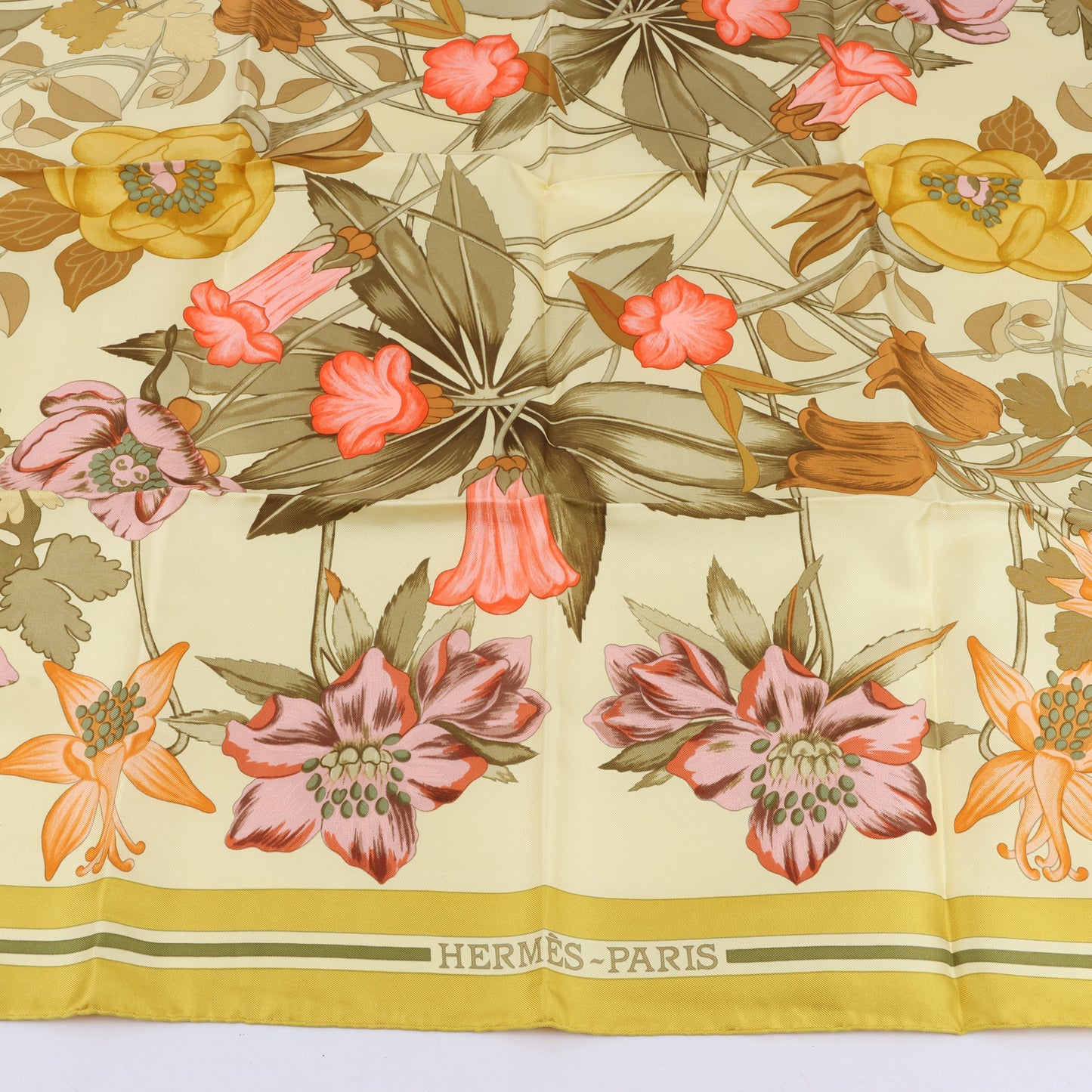 Hermes Carré 90 "Fleurs d'Hellade" 100% Silk Scarf