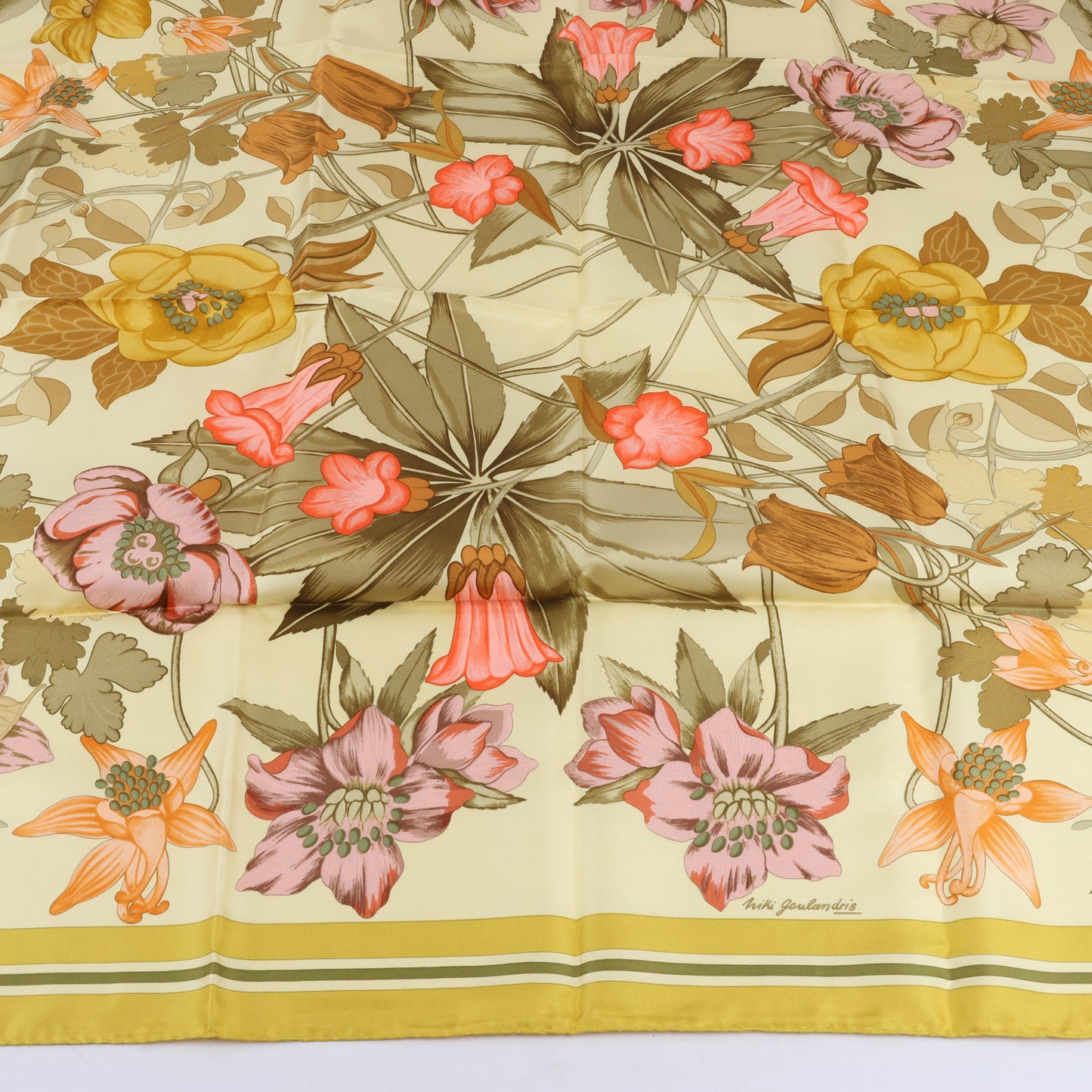 Hermes Carré 90 "Fleurs d'Hellade" 100% Silk Scarf