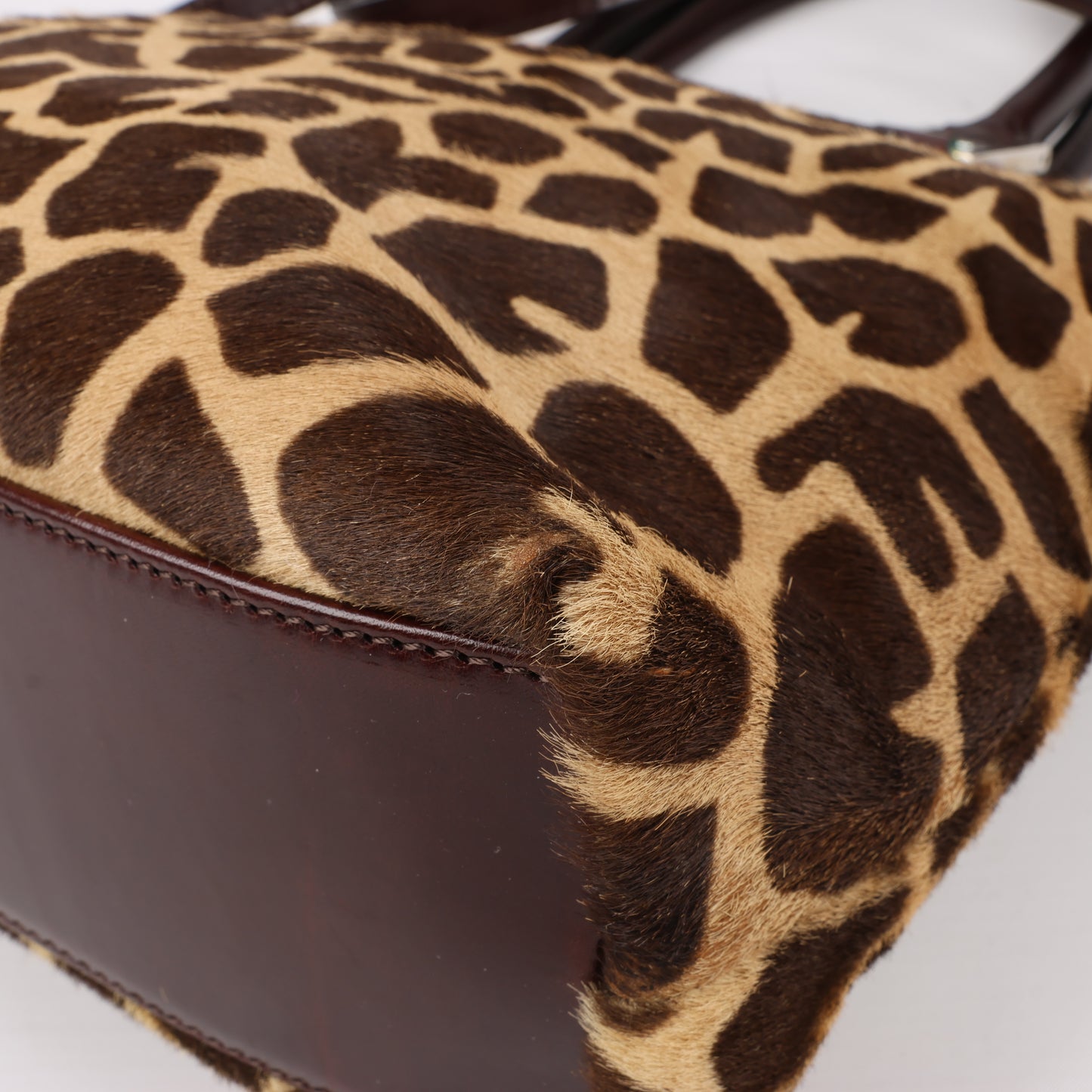 FENDI – 2-Wege-Handtasche aus Leder im Giraffen-Pony-Stil in Braun
