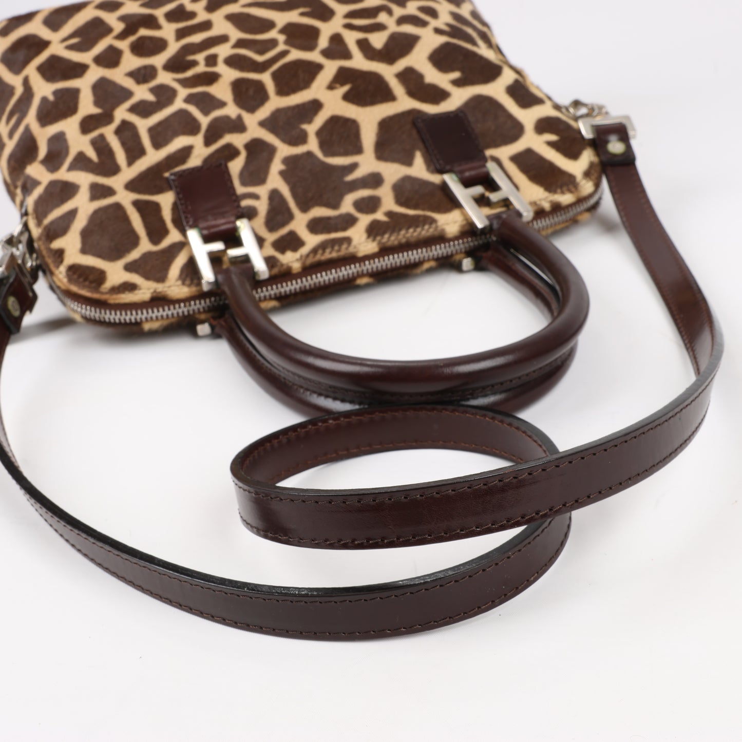 FENDI – 2-Wege-Handtasche aus Leder im Giraffen-Pony-Stil in Braun
