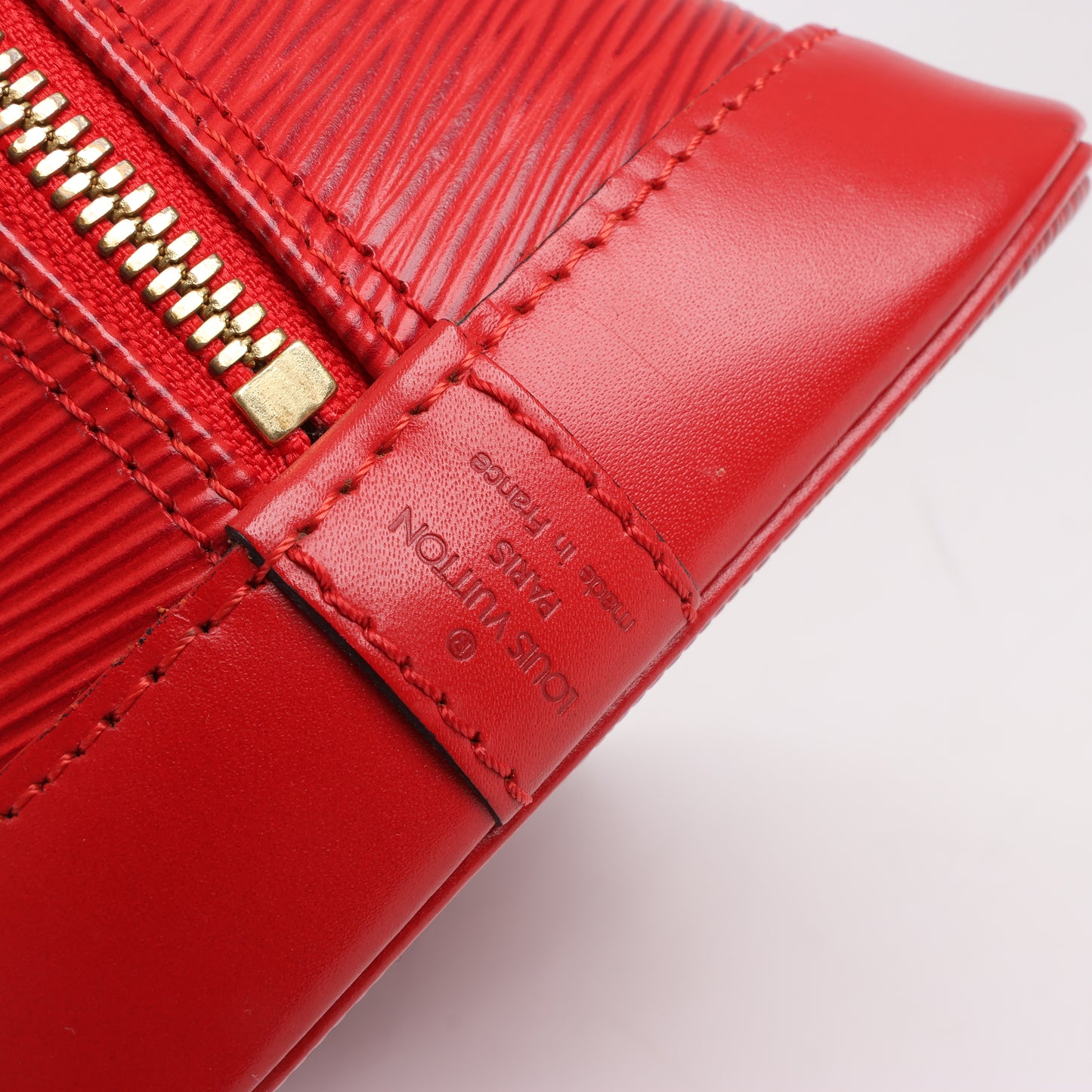 Louis Vuitton Alma PM Handtasche aus Epi-Leder in Rot