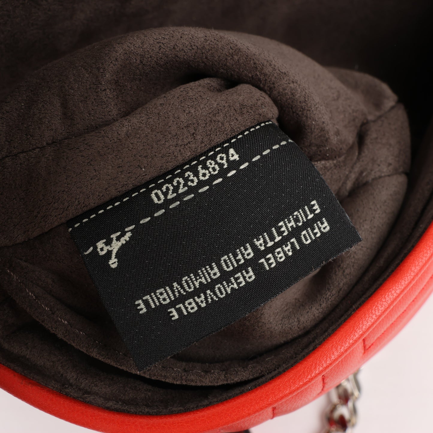 FENDI Double Micro Baguette Leder-Umhängetasche mit Kette in Rot 8M0371