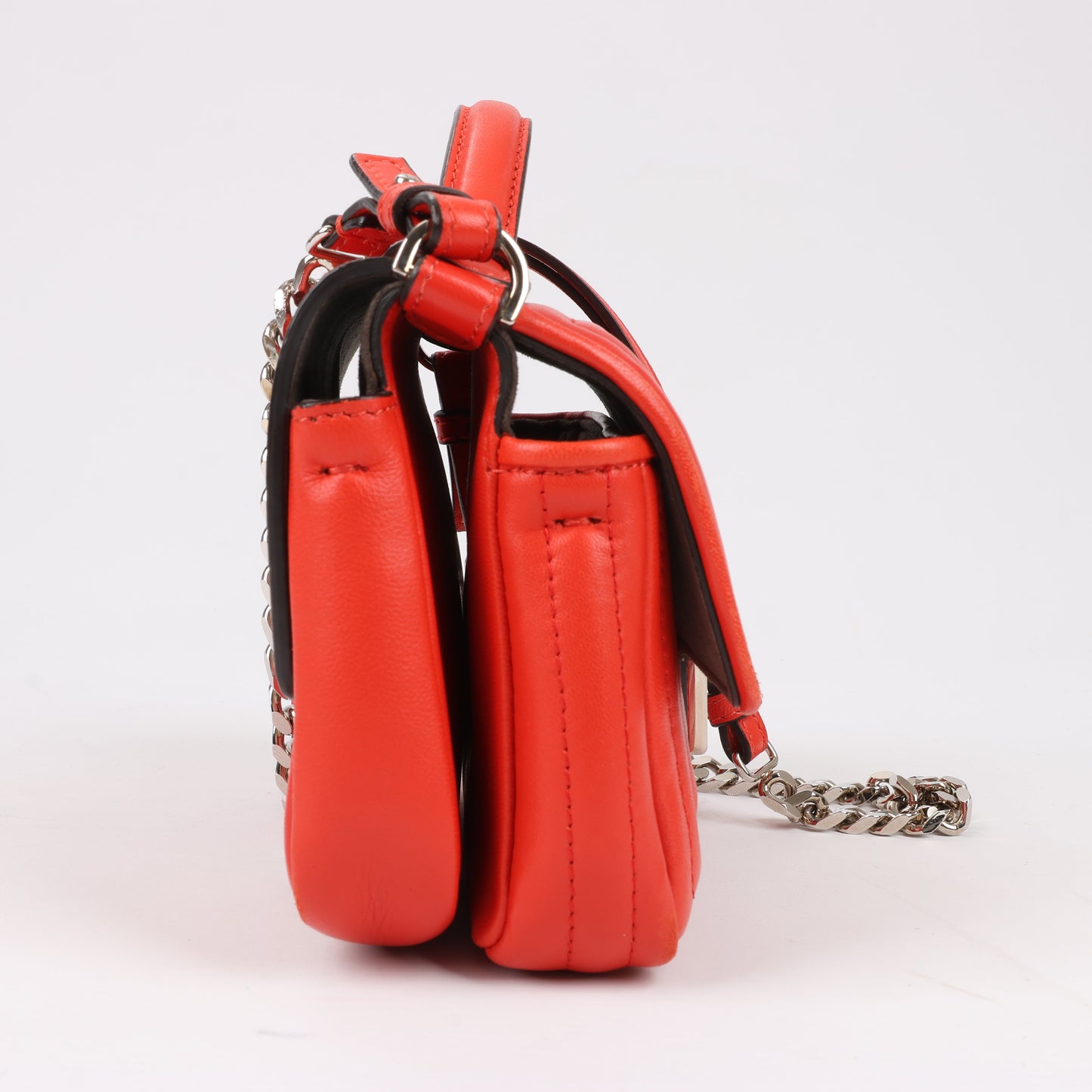 FENDI Double Micro Baguette Leder-Umhängetasche mit Kette in Rot 8M0371