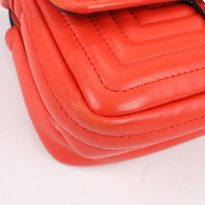 FENDI Double Micro Baguette Leder-Umhängetasche mit Kette in Rot 8M0371