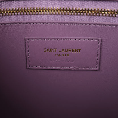 Saint Laurent Paris Carre Schultertasche aus Leder in Lila