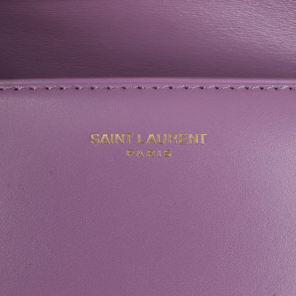 Saint Laurent Paris Carre Schultertasche aus Leder in Lila