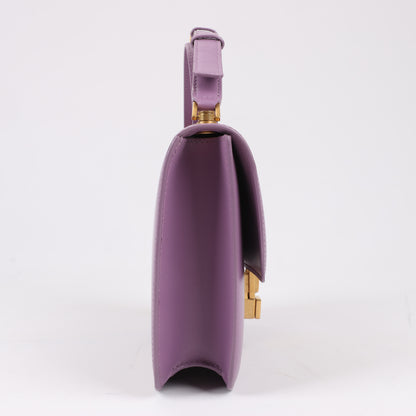 Saint Laurent Paris Carre Schultertasche aus Leder in Lila