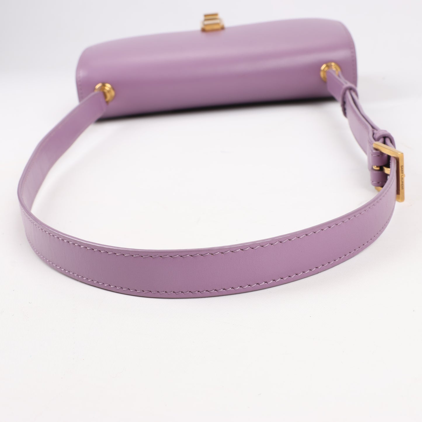 Saint Laurent Paris Carre Schultertasche aus Leder in Lila