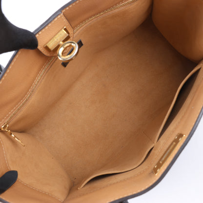 Louis Vuitton Monogram On My Side Handtasche in Marineblau und Kamel M53823