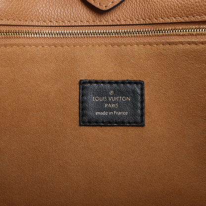 Louis Vuitton Monogram On My Side Handtasche in Marineblau und Kamel M53823