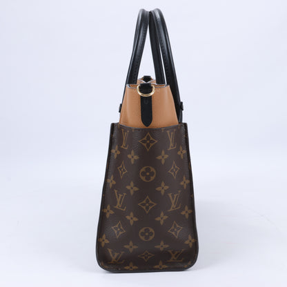 Louis Vuitton Monogram On My Side Handtasche in Marineblau und Kamel M53823