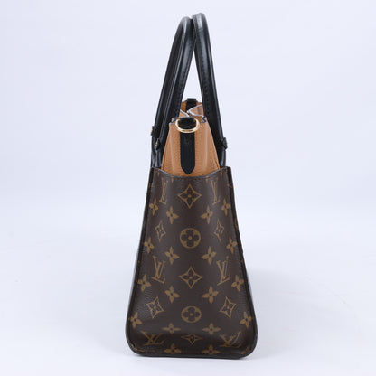 Louis Vuitton Monogram On My Side Handtasche in Marineblau und Kamel M53823
