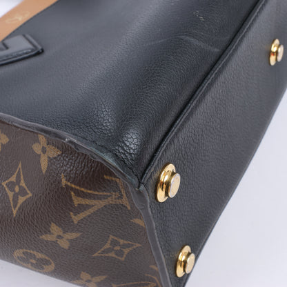 Louis Vuitton Monogram On My Side Handtasche in Marineblau und Kamel M53823