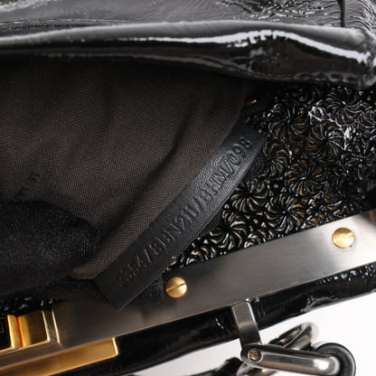 Fendi Peekaboo 2-Wege-Handtasche aus Lackleder in Schwarz 8BN211