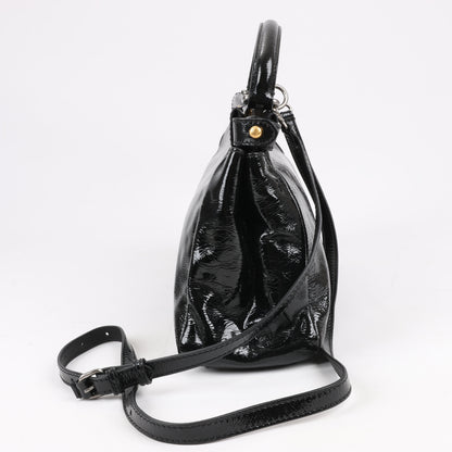 Fendi Peekaboo 2-Wege-Handtasche aus Lackleder in Schwarz 8BN211