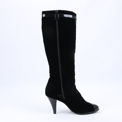 Chanel Coco Mark Velours-Stiefel in Schwarz, Größe 37,5 EU