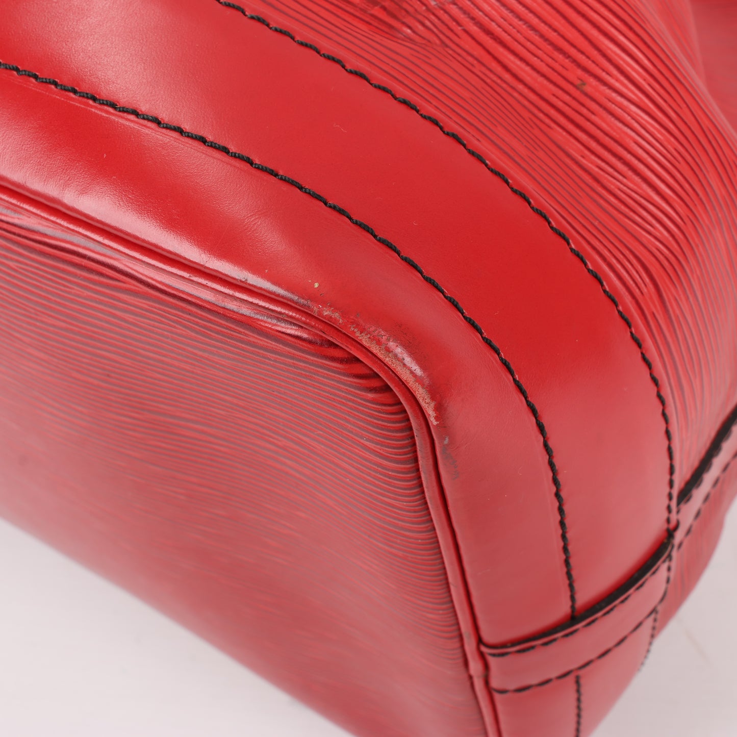 LOUIS VUITTON Epi Leder Noe Umhängetasche in Rot