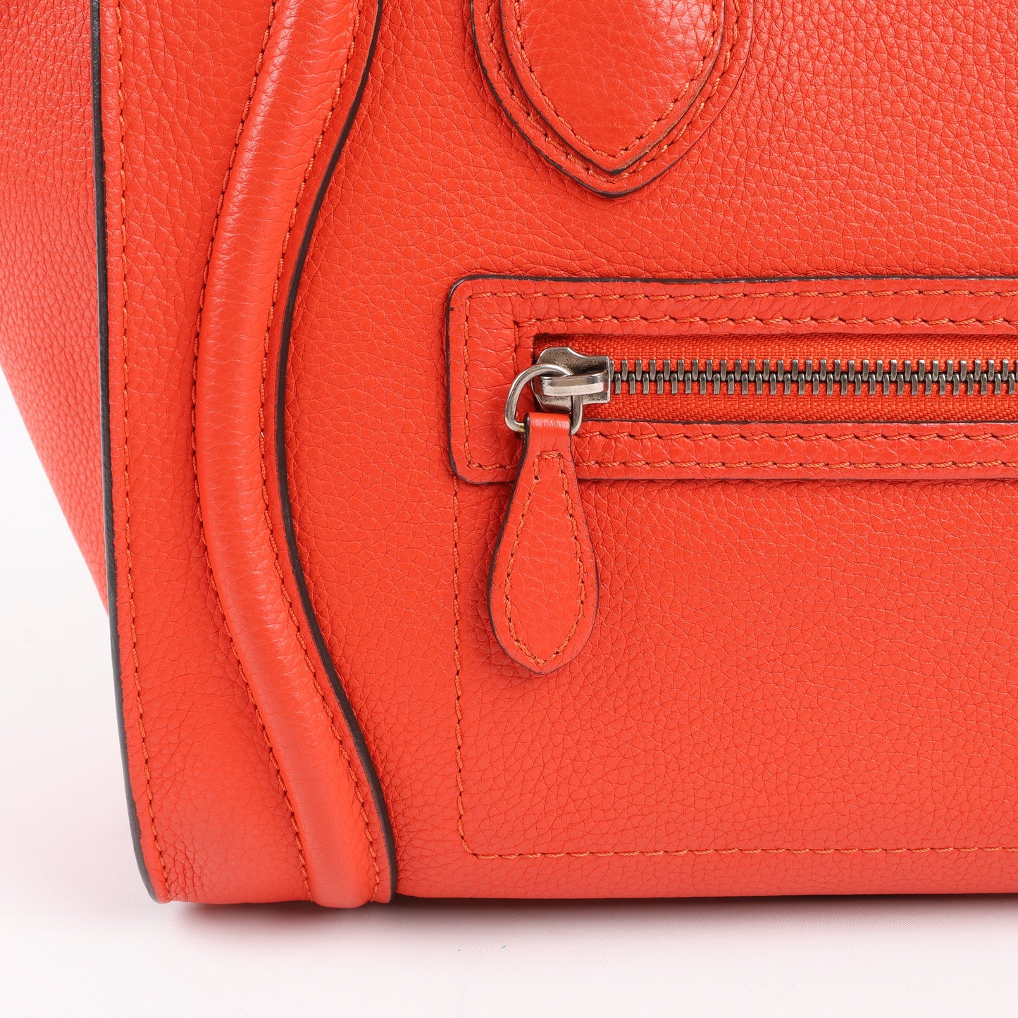 Celine Luggage Micro-Handtasche aus rotem Leder