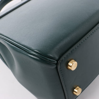 Celine – Sac 16 – Kleine Handtasche aus glattem Kalbsleder in Grün