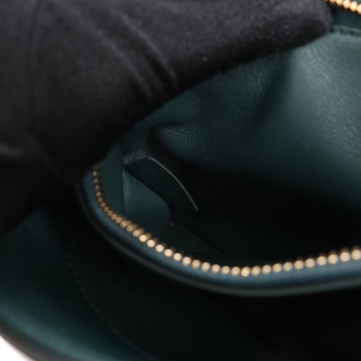 Celine – Sac 16 – Kleine Handtasche aus glattem Kalbsleder in Grün