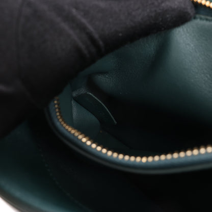 Celine – Sac 16 – Kleine Handtasche aus glattem Kalbsleder in Grün