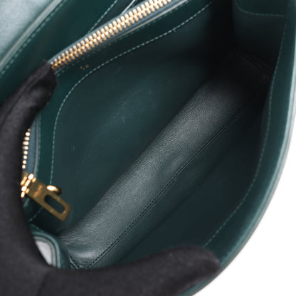 Celine – Sac 16 – Kleine Handtasche aus glattem Kalbsleder in Grün