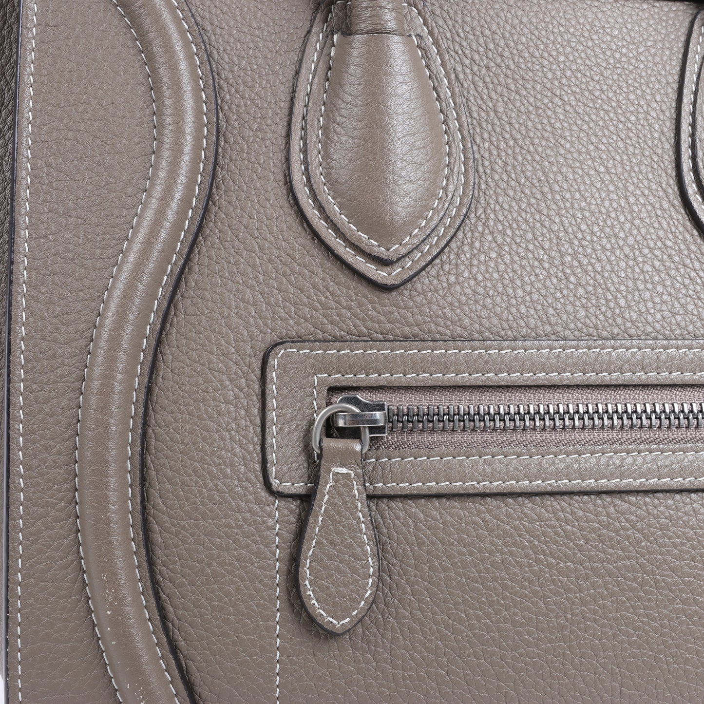 CELINE Luggage Micro Lederhandtasche in Greige