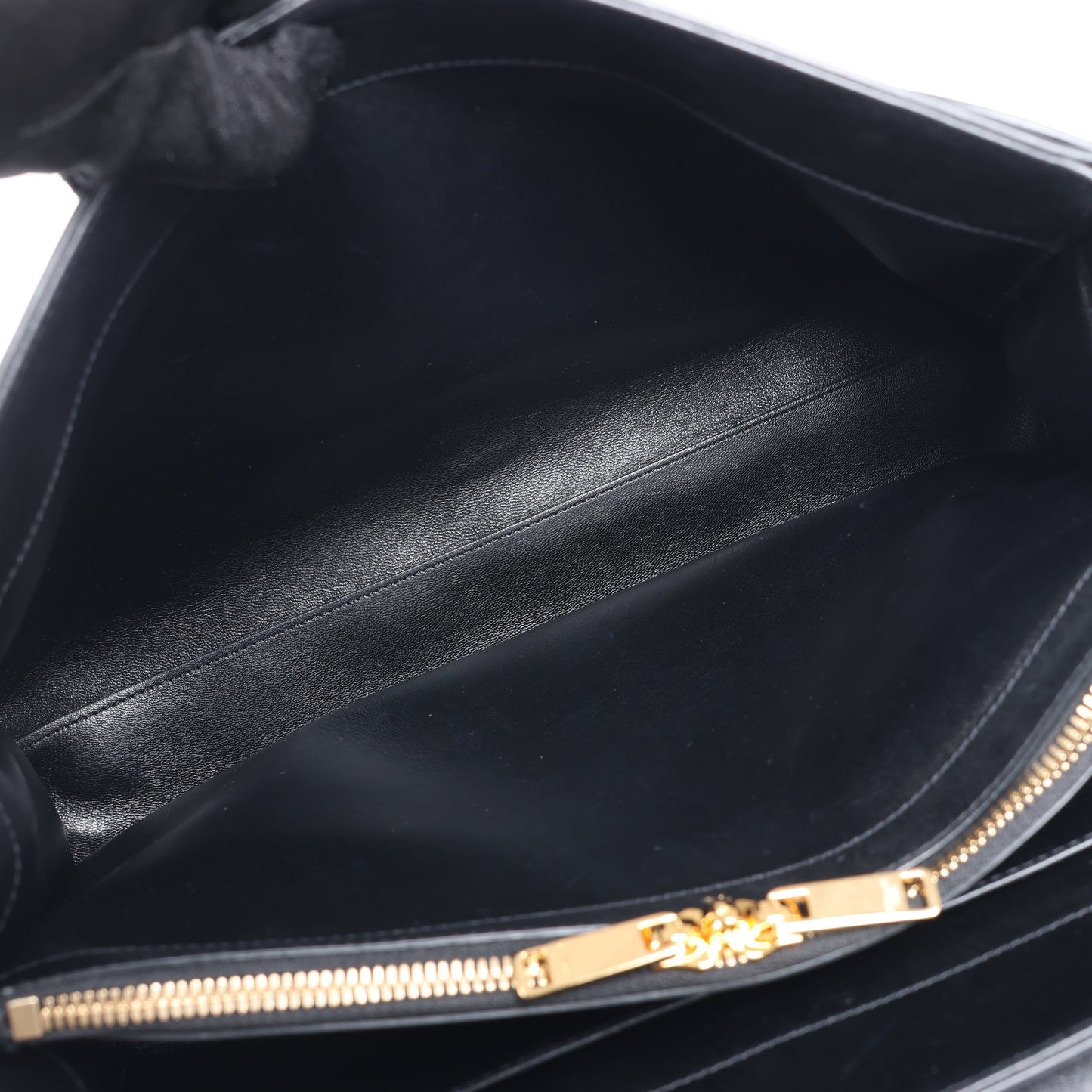 Celine – Sac 16 – Mittlere 2-Wege-Handtasche aus glattem Leder in Schwarz