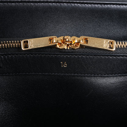 Celine – Sac 16 – Mittlere 2-Wege-Handtasche aus glattem Leder in Schwarz