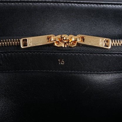 Celine – Sac 16 – Mittlere 2-Wege-Handtasche aus glattem Leder in Schwarz