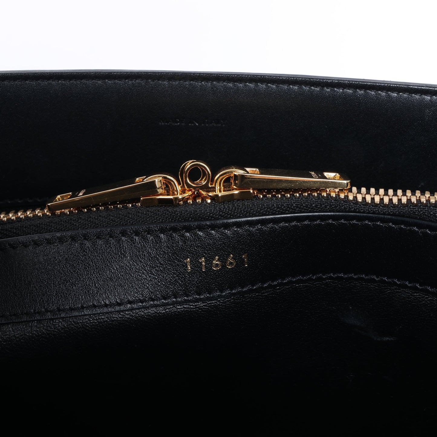 Celine – Sac 16 – Mittlere 2-Wege-Handtasche aus glattem Leder in Schwarz
