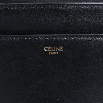 Celine – Sac 16 – Mittlere 2-Wege-Handtasche aus glattem Leder in Schwarz