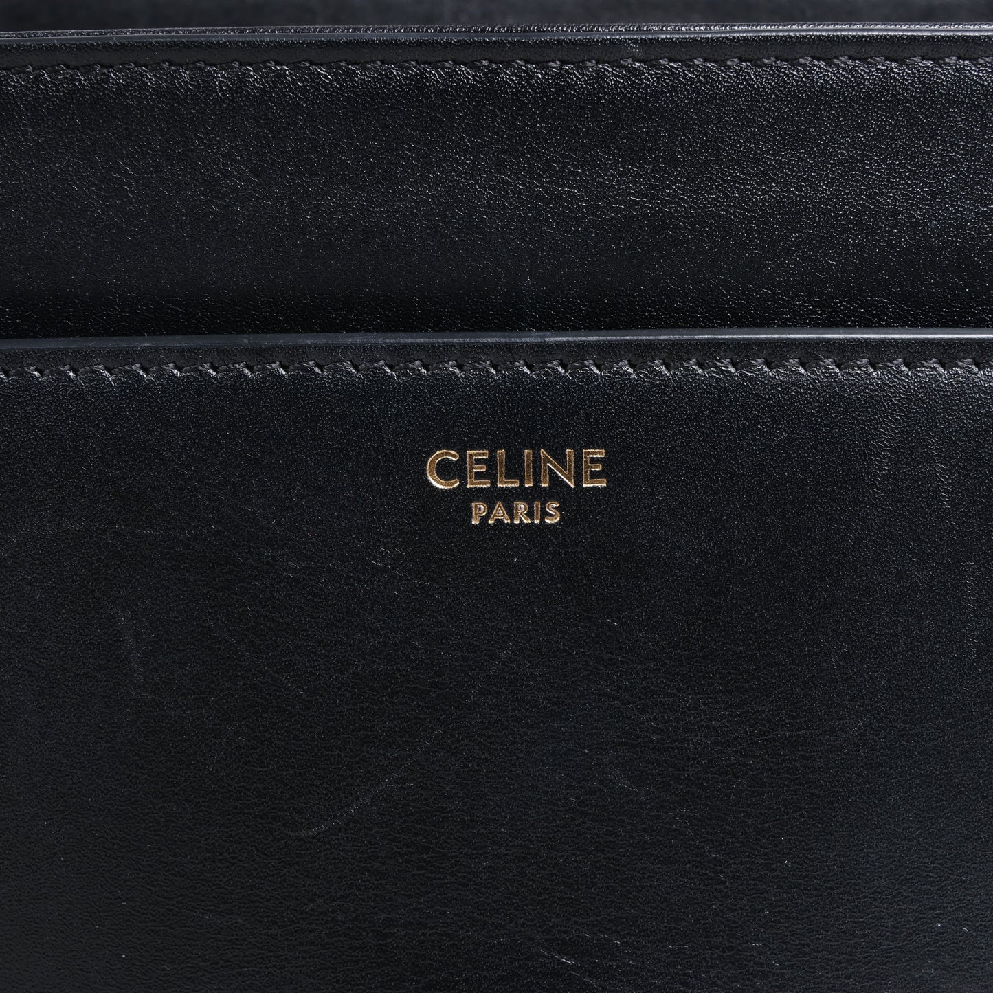 Celine – Sac 16 – Mittlere 2-Wege-Handtasche aus glattem Leder in Schwarz