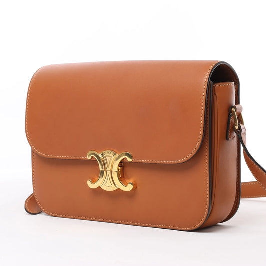 Celine Triomphe Classic Schultertasche aus Leder in Braun