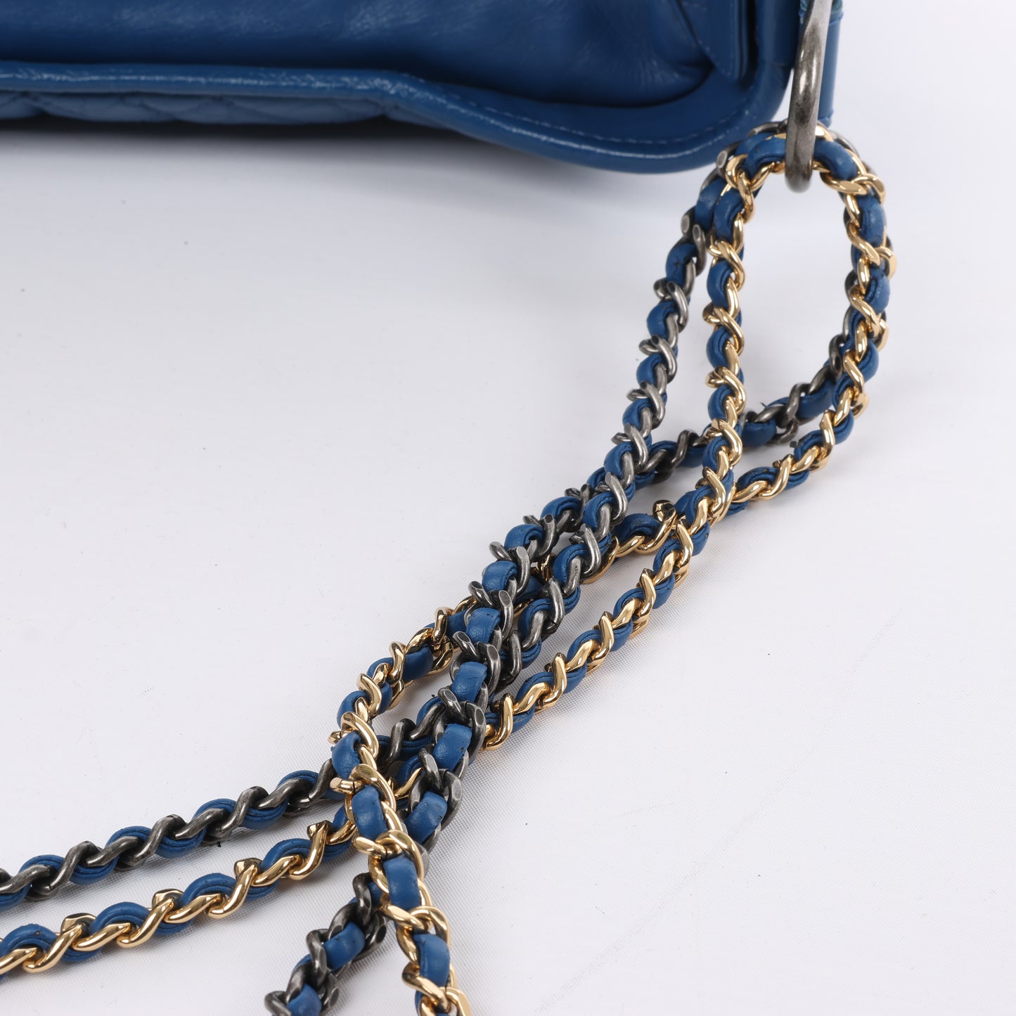 Chanel Gabrielle Doo Chanel Vintage Kalbsleder-Umhängetasche mit Kette Blaugold x Silbermetallbeschläge 27113839