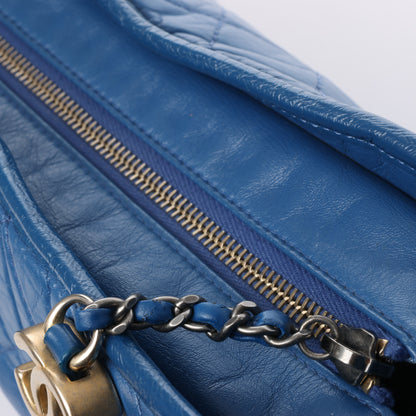 Chanel Gabrielle Doo Chanel Vintage Kalbsleder-Umhängetasche mit Kette Blaugold x Silbermetallbeschläge 27113839