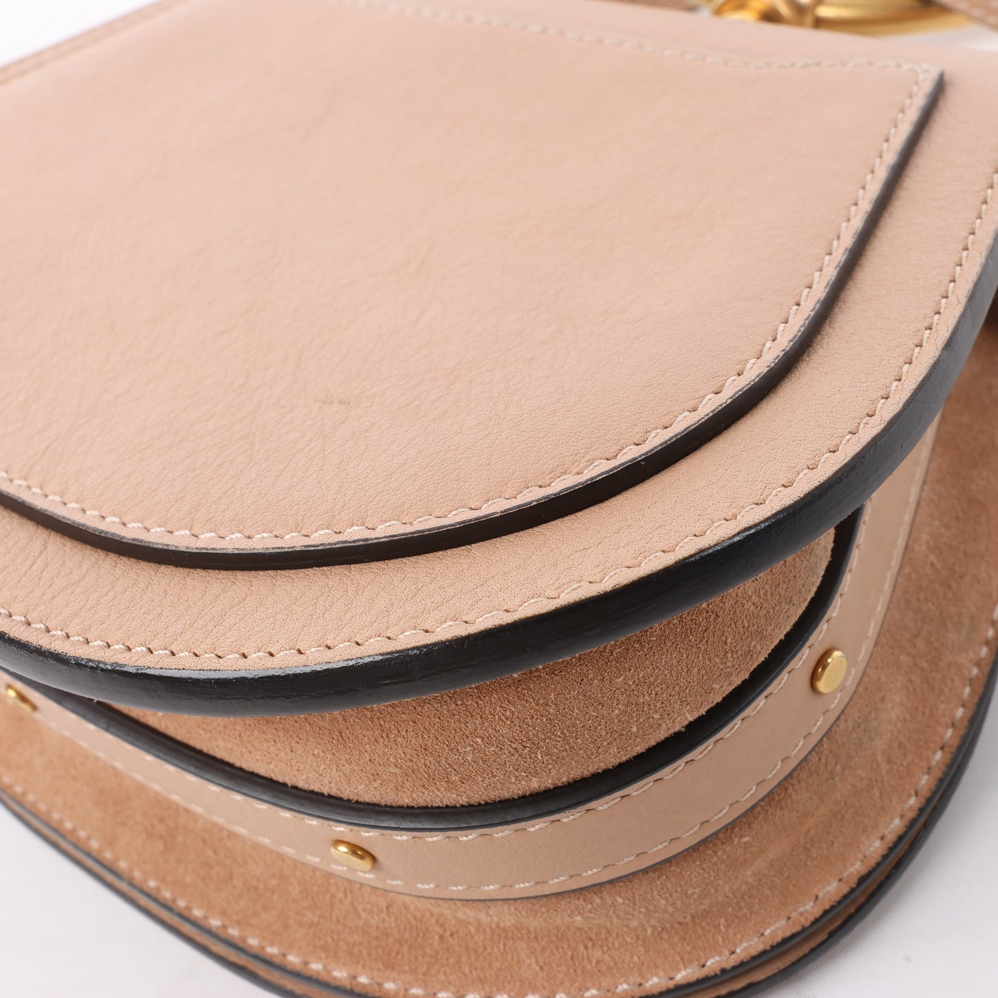 CHLOE – Kleine 2-Wege-Umhängetasche „Nile Bracelet“ aus beigefarbenem Leder