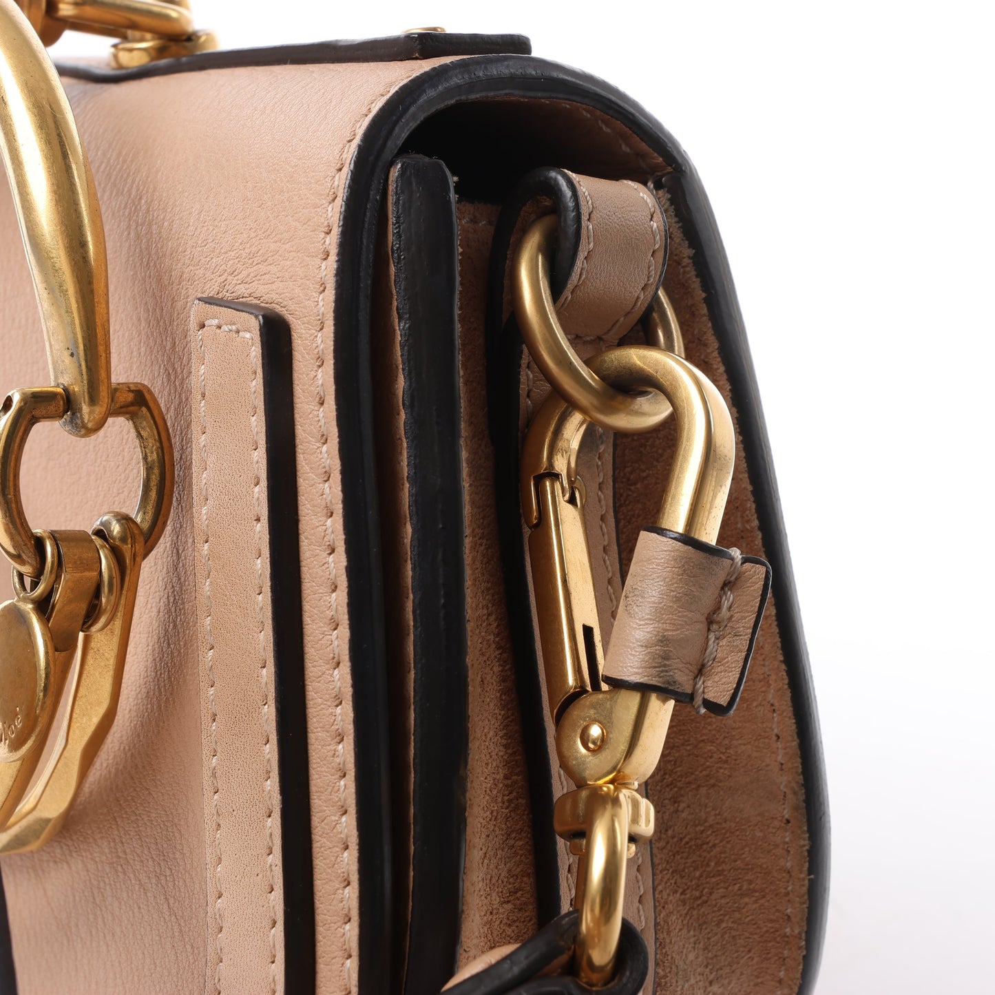 CHLOE – Kleine 2-Wege-Umhängetasche „Nile Bracelet“ aus beigefarbenem Leder