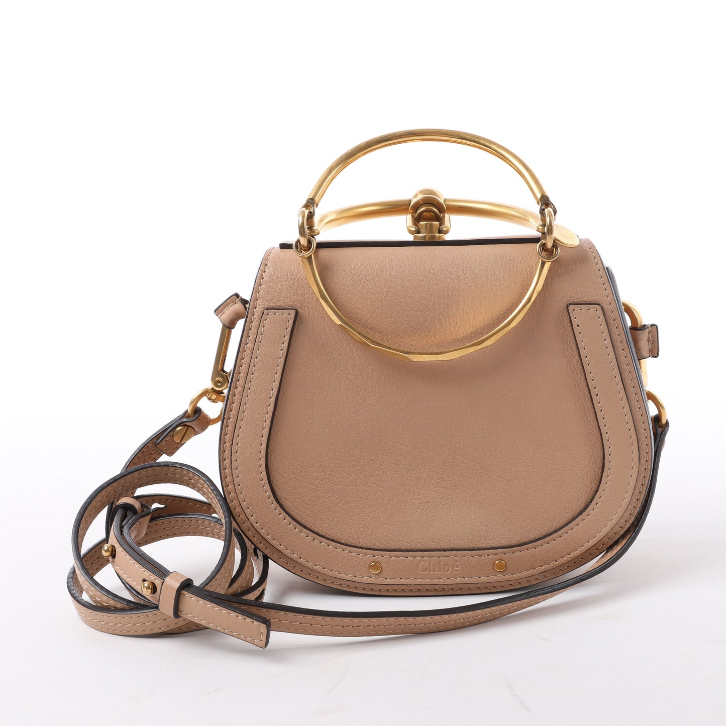 CHLOE – Kleine 2-Wege-Umhängetasche „Nile Bracelet“ aus beigefarbenem Leder