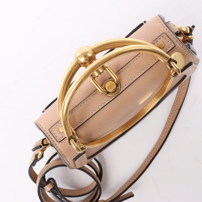 CHLOE – Kleine 2-Wege-Umhängetasche „Nile Bracelet“ aus beigefarbenem Leder