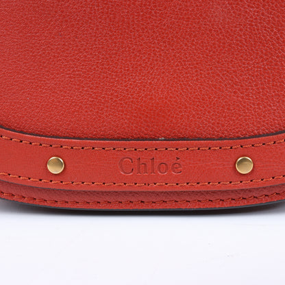 CHLOE – Kleine 2-Wege-Umhängetasche „Nile Bracelet“ aus rotem Leder