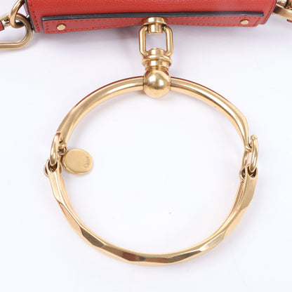 CHLOE – Kleine 2-Wege-Umhängetasche „Nile Bracelet“ aus rotem Leder