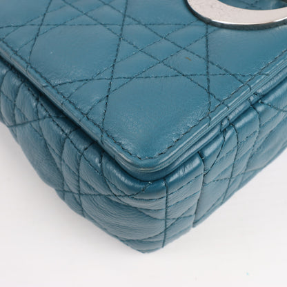 Christian Dior – Caro – Schultertasche aus blauem Leder mit Kettenriemen