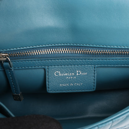 Christian Dior – Caro – Schultertasche aus blauem Leder mit Kettenriemen