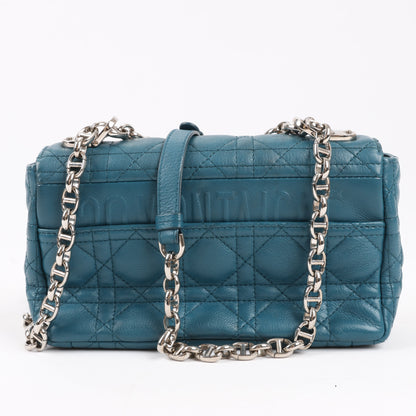 Christian Dior – Caro – Schultertasche aus blauem Leder mit Kettenriemen
