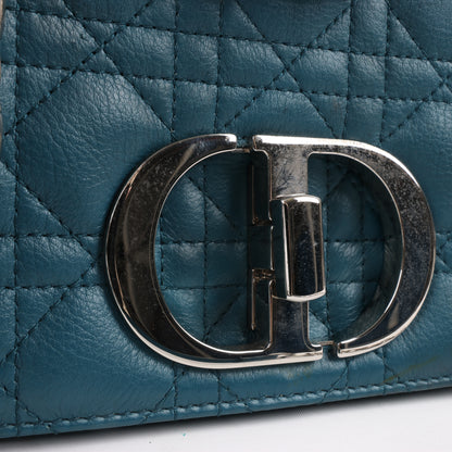 Christian Dior – Caro – Schultertasche aus blauem Leder mit Kettenriemen