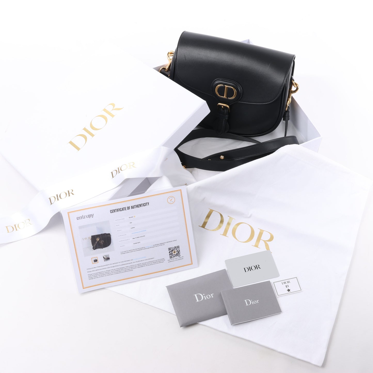 Christian Dior – Bobby – Mittlere Umhängetasche aus Kalbsleder mit Klappe in Schwarz