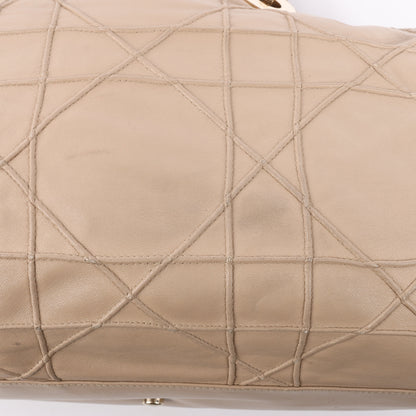 Christian Dior Granville Cannage Lederhandtasche in Beige