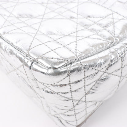 Christian Dior Caro Schultertasche aus Leder mit Kettenriemen in Metallic-Silber