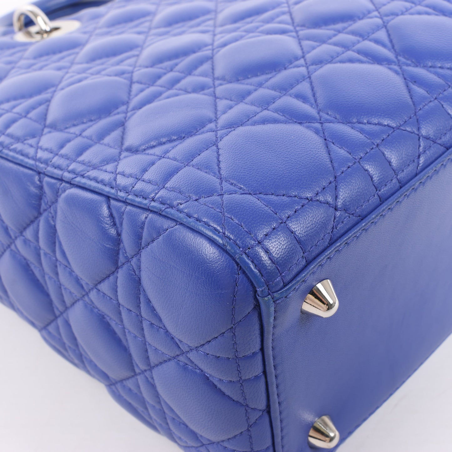 Christian Dior – Große Handtasche „Lady Dior“ aus blauem Leder „Cannage“